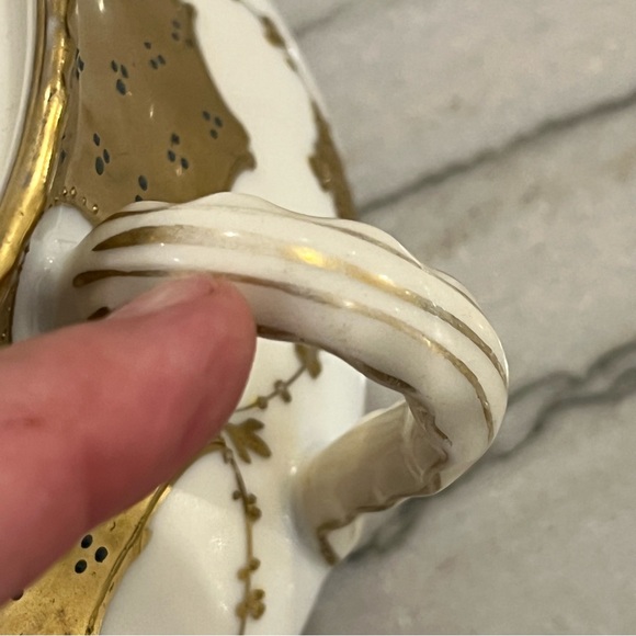 Vintage Porcelain Small Lidded Tureen with Handles - Picture 14 of 16